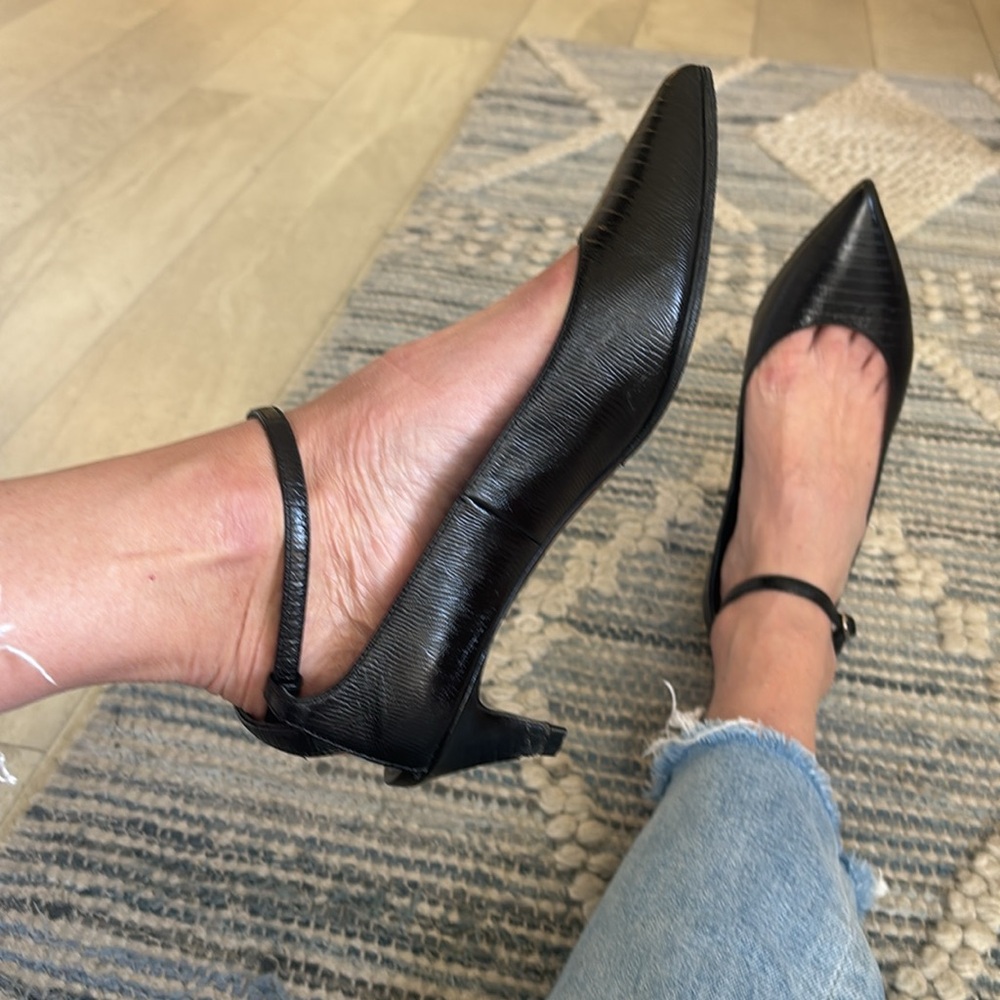 Celine Elegant Black kitten Heels with Sleek Design - Picture 13 of 13